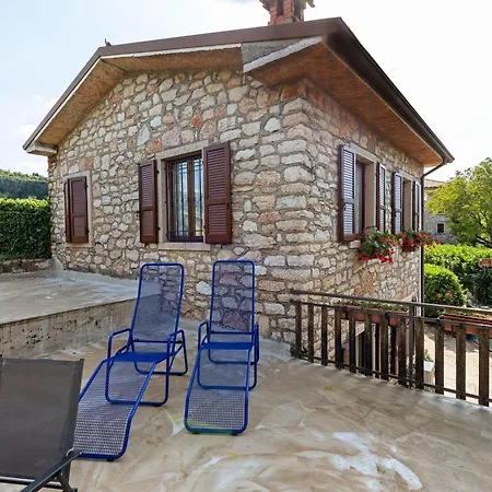 New Singola Hébergement de vacances